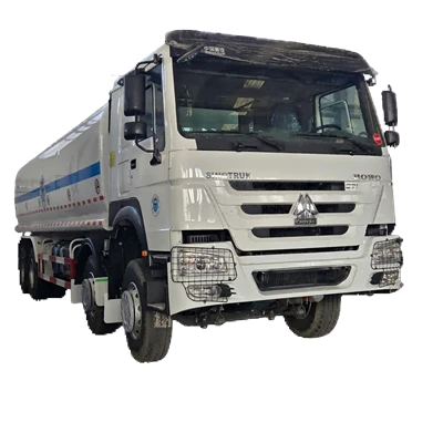 HOWO 8*4 14.5TON Camino de petrolier integrat